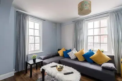 3bed 2bath Hyde Park