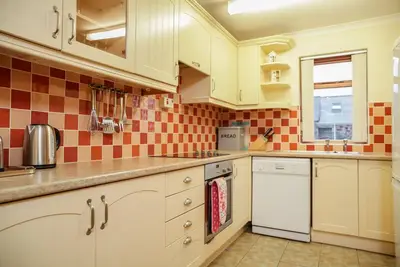 Image de Padarn -  a bungalow that sleeps 8 guests  in 4 bedrooms