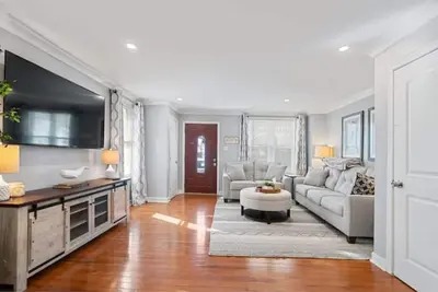 Image de Entire home, great location, no cleaning fee