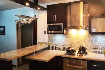 Image de Beautiful, Modern 2 Bedroom Apartment, Bathroom, Well Located!