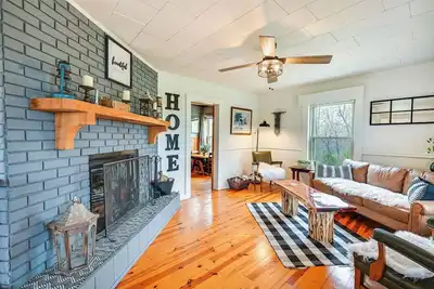 Image de Country Escape: Log Cabin Near Kentucky Lake!