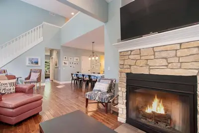 Image de Murphy's Landing: Lake Michigan Access, Fire Pit, Screen Porch, Fireplace