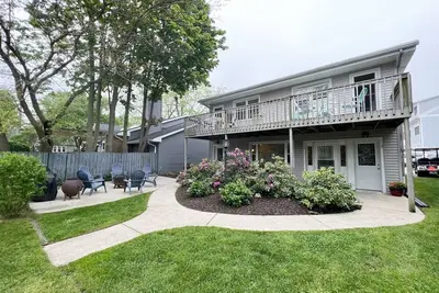 Image de Anchors Away: Nautical Downtown Saugatuck Abode, Balcony, Partial River Views