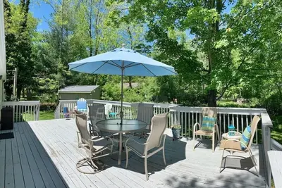 Image de Bevlyn Cottage: Walk to Lake Michigan Beach, Fire Pit, Deck, Cute Cottage