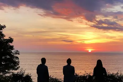 Image de Summer Haven: Lake Michigan Views, Fire Pit, Bbq, Classic Cottage