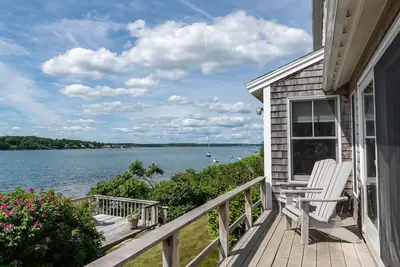 Image de The Overlook- Enjoy stunning sunsets from this well-appointed Bailey Isl home