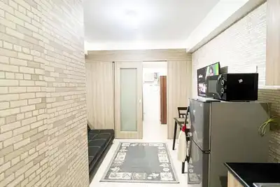 Image de Property is surrounded by big establishments and accessible to public transport.