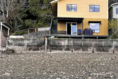 Image de Hoodsport Hood Canal Waterfront Cabin.