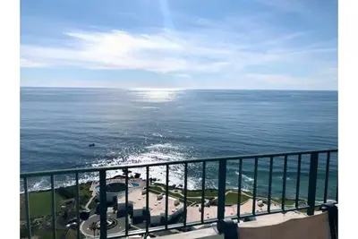 Image de Eaglesloft Top Floor OceanFront Penthouse