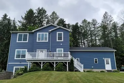 Seneca Summit: Lake view, private road