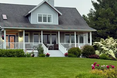 Image de Spectacular Up-North Retreat!