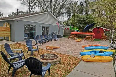 Image de Family & Pet-Friendly Weeki Wachee Home w/ Kayaks, Games & Firepit