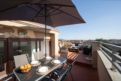 Image de Rooftop Delight with Terrace