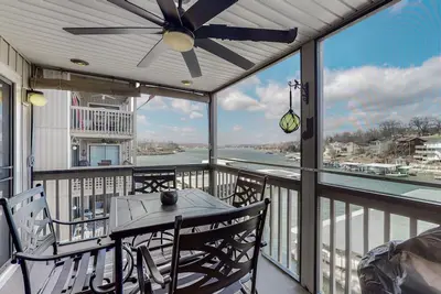 Image de Indian Pointe 121 - Lakeview condo in Osage Beach