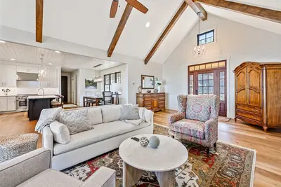 Image de Luxe mountain-view retreat with private hot tub, covered deck, & chef's kitchen