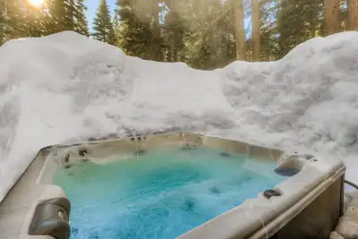 Image de Inviting home in Northstar Ski Resort with private hot tub & sauna, pool access