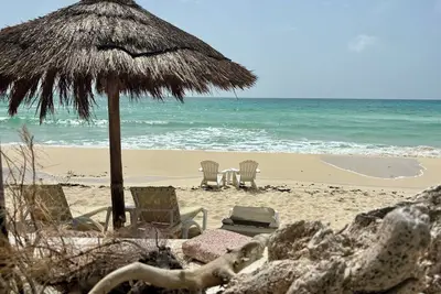 Image de Cozy Cottage  sleeps 2-3 Wi-Fi, Pool Kayaks, Chef, staff on site