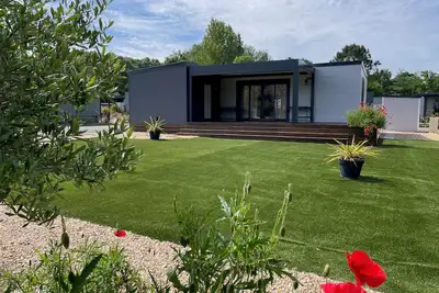 Image de Ecolodge cosy, piscine et jacuzzi chauffés, à 10’ de la plage La Palmyre