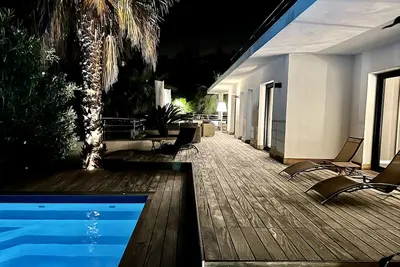 Image de Appartement-villa avec terrasse et piscine privatives