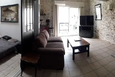 Image de Maison de village du 18ème en pierres avec terrasse, à 15 minutes des plages