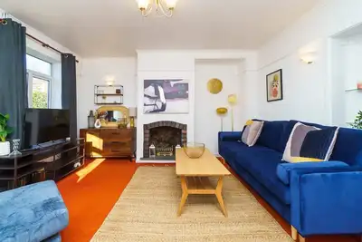 Image de Charming 4br House with Style and City Convenience