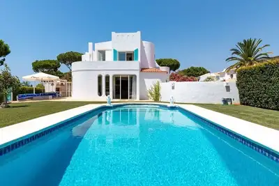 Image de Villa Pinhal - Villa lumineuse de 5 chambres avec piscine privée