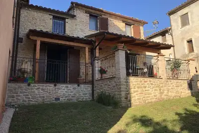 Vacation home Il Vecchio Borgo, in front of the beautiful setting of the Sibillini Mountains