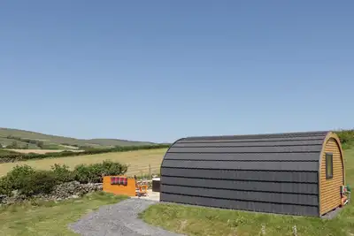 Image de Rowan, romantic, with hot tub in Ulverston