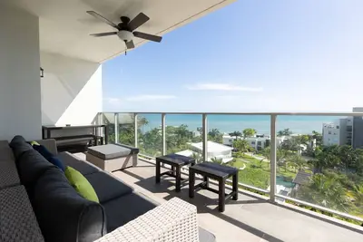 Image de 3 Bdr 🛏️ + 3. 5 bthr 🛁 Apartment in luxury beach complex 🏢🏖️🌊