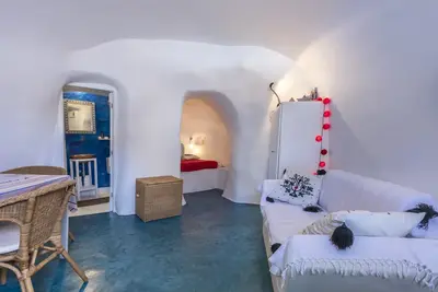 Image de Traditional Farmers Secret Cave #3 Santorini