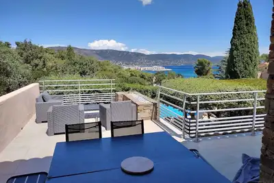 Image de Belle Villa rénovée dans domaine privé, proche plage