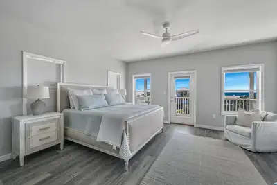 Image de 4 Bedroom, 3-Story 30a Beach Home