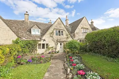 Image de Three bedroom Grade Ii listed holiday cottage in the Cotswold - Primrose Cottage