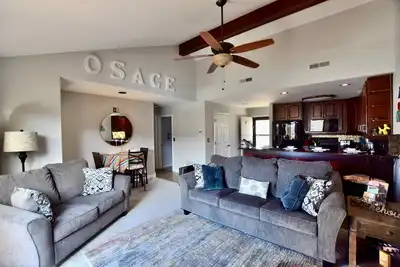 Image de 3 outdoor pools-mazing Water views! -2 Bedroom condo - Pickleball Court