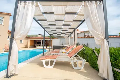 Image de Appartement de vacances Kaštel Štafilić pour 1 - 8 personnes avec 4 chambres à coucher - Maison de v
