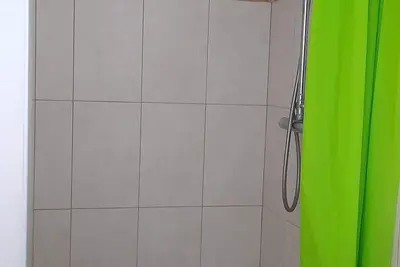 Image de agréable gite pour 3, dans propriété privée avec piscine