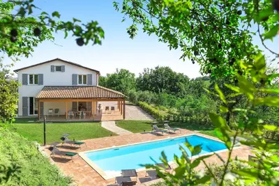 Image de Maison de vacances Sant'Angelo in Pontano pour 1 - 16 personnes avec 8 chambres Ă coucher - Maison d