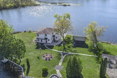 Image de Your own private island, Foot Bridge to island. 360 views see sunrise & sunset