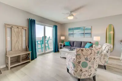 Image de ⭐Blue Skies Ahead: Oceanfront Condo-Beach Access-Great Location⭐