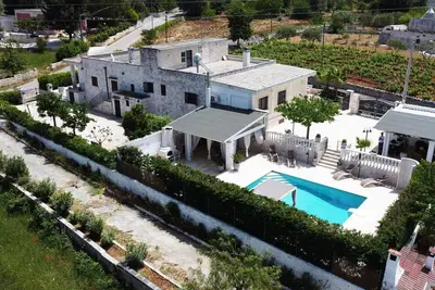 Image de Villa avec piscine prטs de Locorotondo