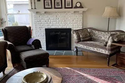 Image de Charming Duplex \/Great Central Location in Desired Irvington