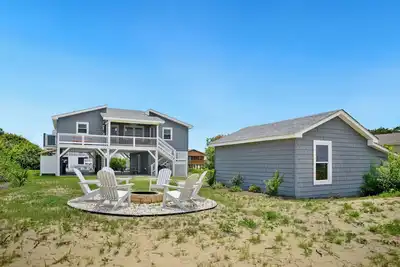 Image de Happier Than a Byrd with a French Fry: Marsh Views, Easy Beach Access