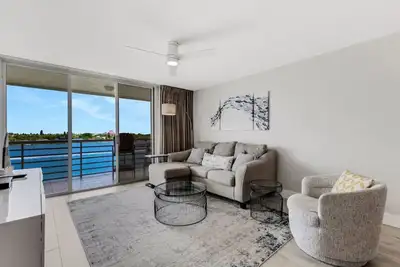 Image de Luxury Bay Front Condo – 2bd 2ba | Unit 14-563 with Stunning Water Views