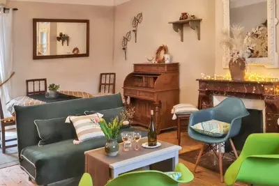 Image de Homerez - Maison charmante Ă Mauzun avec jardin et patio fleuri