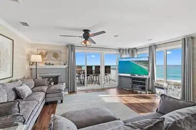 Image de 4br Canal-Front Condo + Beach Access & 9-Hole Golf | Sandpiper Cove 2115