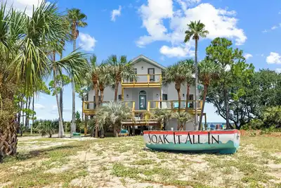 Image de Soak it All In: Recently Remodeled Bayfront Home, Private Pool, Hot Tub