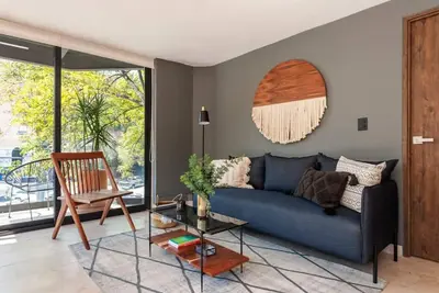 Image de Wonderful 2bdr apt with beautiful natural light.