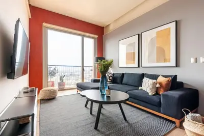 Image de Enjoy skyline/city views from this 17th floor flat