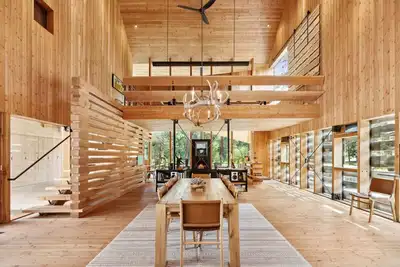 Image de * *Montana's Architectural Marvel: Skwala Lodge* *
