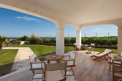Image de Beachfront Puglia Villa | Villetta Piramo | Direct Access to the Sea | 3 bedrooms | Ostuni